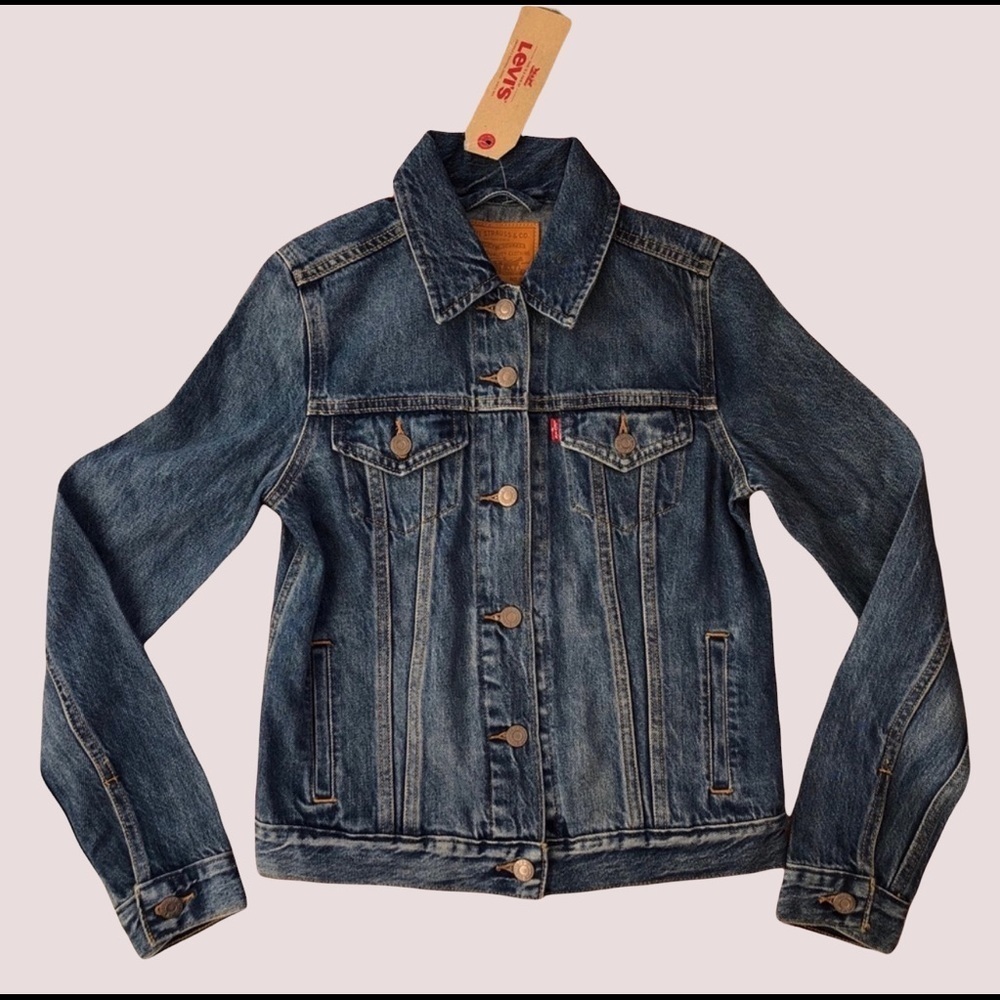 NWT Levi’s premium Button up denim jacket